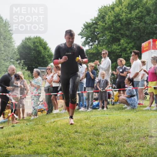 15.06.2025 - 27. Vierlanden-Triathlon KatJ http://msf.ph/oto/8025328 15.06.2025 10:58:30 Schwimmen 643, 710, 732, 741 meine-sportfotos.de