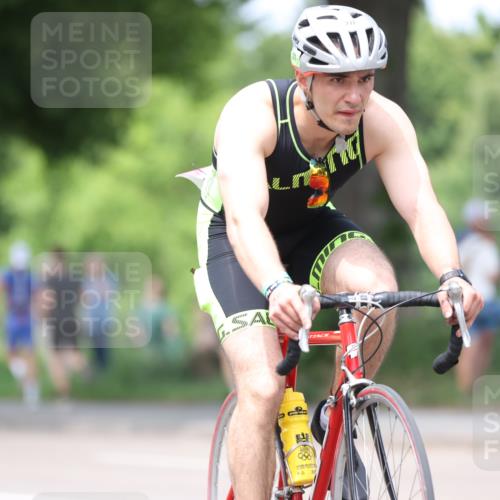 15.06.2025 - 7 Türme Triathlon Yannick Fuchs http://msf.ph/oto/8025329 15.06.2025 13:39:26 Radfahren 271 meine-sportfotos.de