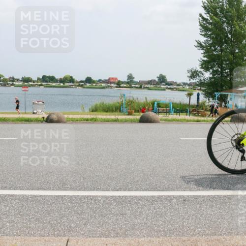 21.06.2025 - 27. Vierlanden-Triathlon H.Heesch http://msf.ph/oto/8025335 15.06.2025 12:06:43 Radfahren 713 meine-sportfotos.de
