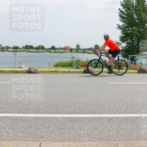 21.06.2025 - 27. Vierlanden-Triathlon H.Heesch http://msf.ph/oto/8025348 15.06.2025 12:06:46 Radfahren 713, 852 meine-sportfotos.de