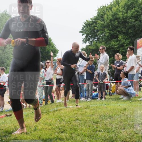 15.06.2025 - 27. Vierlanden-Triathlon KatJ http://msf.ph/oto/8025350 15.06.2025 10:58:31 Schwimmen 643, 710, 732, 741 meine-sportfotos.de