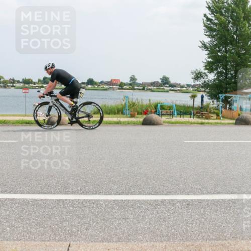 21.06.2025 - 27. Vierlanden-Triathlon H.Heesch http://msf.ph/oto/8025380 15.06.2025 12:06:51 Radfahren 718, 825, 852, 959 meine-sportfotos.de