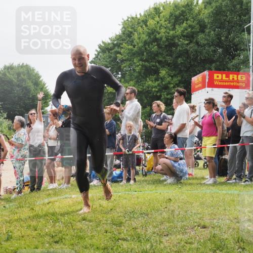 15.06.2025 - 27. Vierlanden-Triathlon KatJ http://msf.ph/oto/8025405 15.06.2025 10:58:32 Schwimmen 643, 710, 732, 741 meine-sportfotos.de