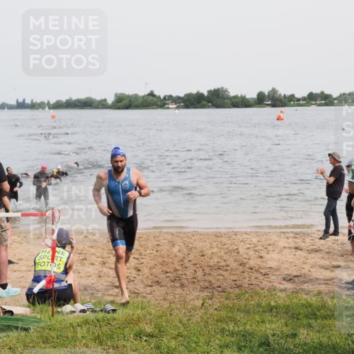 21.06.2025 - 27. Vierlanden-Triathlon MichiJ http://msf.ph/oto/8025408 15.06.2026 10:56:41 Schwimmen 642, 685, 691 meine-sportfotos.de