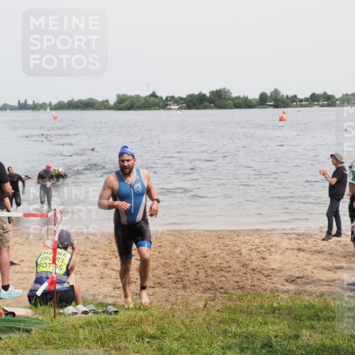 21.06.2025 - 27. Vierlanden-Triathlon MichiJ http://msf.ph/oto/8025417 15.06.2026 10:56:41 Schwimmen 642, 685, 691 meine-sportfotos.de