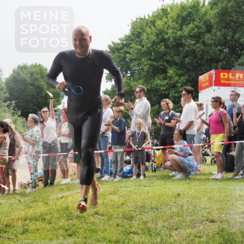 15.06.2025 - 27. Vierlanden-Triathlon KatJ http://msf.ph/oto/8025430 15.06.2025 10:58:33 Schwimmen 643, 710, 732, 741 meine-sportfotos.de