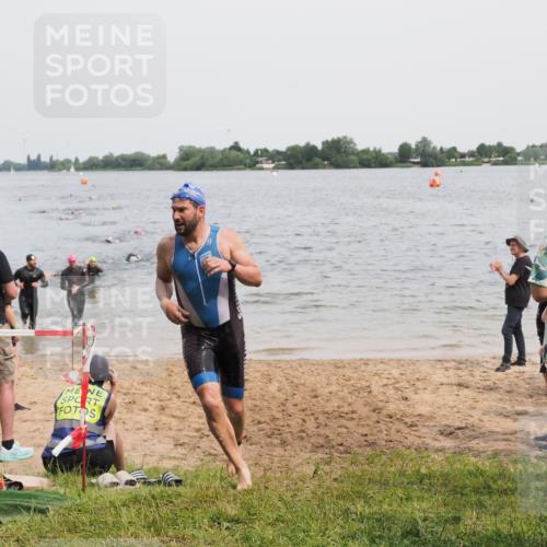 21.06.2025 - 27. Vierlanden-Triathlon MichiJ http://msf.ph/oto/8025434 15.06.2026 10:56:41 Schwimmen 642, 685, 691 meine-sportfotos.de
