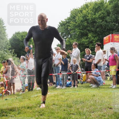 15.06.2025 - 27. Vierlanden-Triathlon KatJ http://msf.ph/oto/8025441 15.06.2025 10:58:33 Schwimmen 643, 710, 732, 741 meine-sportfotos.de