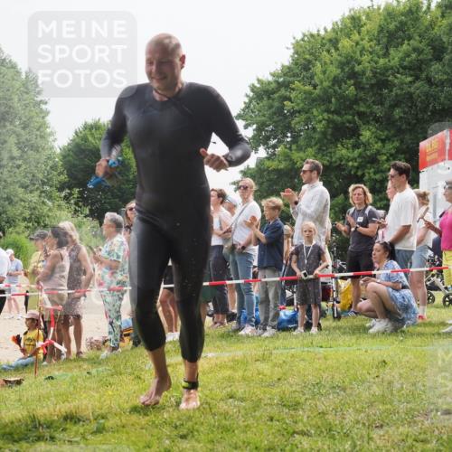 15.06.2025 - 27. Vierlanden-Triathlon KatJ http://msf.ph/oto/8025450 15.06.2025 10:58:33 Schwimmen 643, 710, 732, 741 meine-sportfotos.de