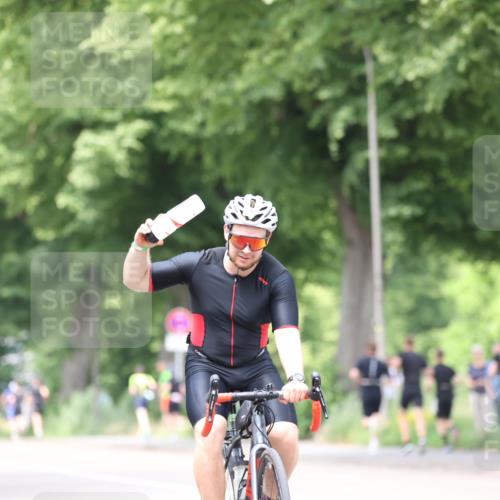 15.06.2025 - 7 Türme Triathlon Yannick Fuchs http://msf.ph/oto/8025451 15.06.2025 13:39:43 Radfahren 409 meine-sportfotos.de