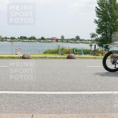 21.06.2025 - 27. Vierlanden-Triathlon H.Heesch http://msf.ph/oto/8025457 15.06.2025 12:06:56 Radfahren 718, 825, 879, 950, 959 meine-sportfotos.de