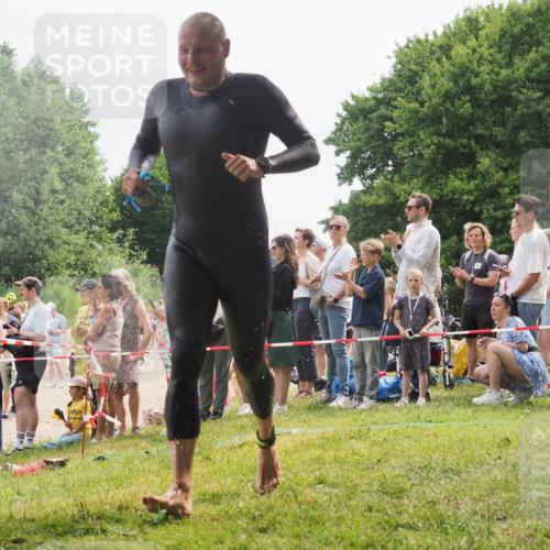 15.06.2025 - 27. Vierlanden-Triathlon KatJ http://msf.ph/oto/8025460 15.06.2025 10:58:33 Schwimmen 643, 710, 732, 741 meine-sportfotos.de