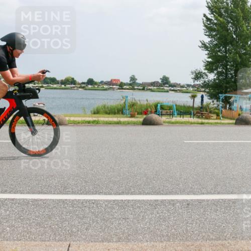 21.06.2025 - 27. Vierlanden-Triathlon H.Heesch http://msf.ph/oto/8025462 15.06.2025 12:06:56 Radfahren 718, 825, 879, 950, 959 meine-sportfotos.de