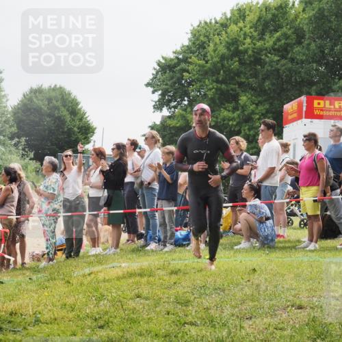 15.06.2025 - 27. Vierlanden-Triathlon KatJ http://msf.ph/oto/8025468 15.06.2025 10:58:36 Schwimmen 636, 643, 667, 732, 741, 747 meine-sportfotos.de