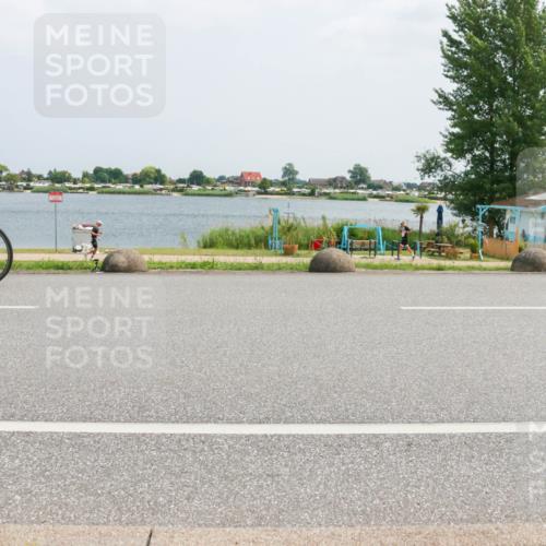 21.06.2025 - 27. Vierlanden-Triathlon H.Heesch http://msf.ph/oto/8025506 15.06.2025 12:06:58 Radfahren 718, 719, 825, 879, 950, 959 meine-sportfotos.de