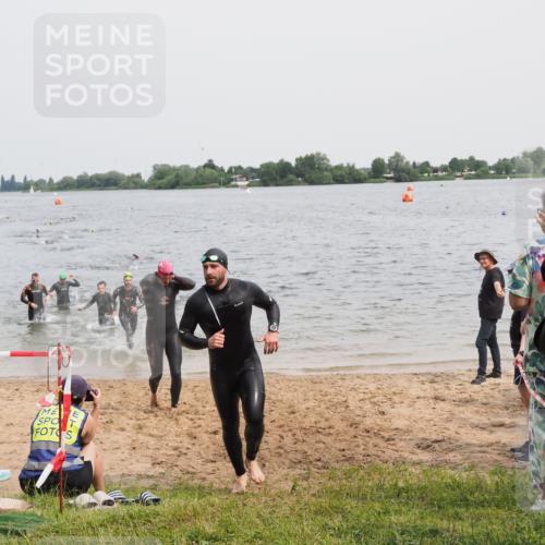 21.06.2025 - 27. Vierlanden-Triathlon MichiJ http://msf.ph/oto/8025509 15.06.2026 10:56:47 Schwimmen 642, 651, 685, 688, 691, 755 meine-sportfotos.de