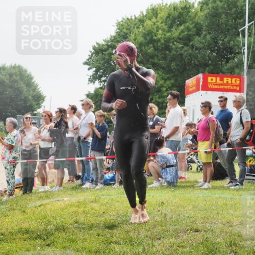 15.06.2025 - 27. Vierlanden-Triathlon KatJ http://msf.ph/oto/8025516 15.06.2025 10:58:37 Schwimmen 636, 643, 667, 684, 732, 741, 747 meine-sportfotos.de