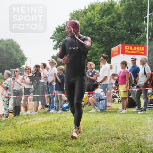 15.06.2025 - 27. Vierlanden-Triathlon KatJ http://msf.ph/oto/8025526 15.06.2025 10:58:37 Schwimmen 636, 643, 667, 684, 732, 741, 747 meine-sportfotos.de