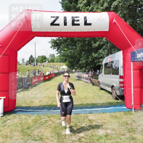 21.06.2025 - 27. Vierlanden-Triathlon MichiJ http://msf.ph/oto/8025531 15.06.2026 11:55:22 Ziel 500 meine-sportfotos.de