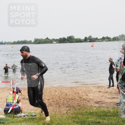 21.06.2025 - 27. Vierlanden-Triathlon MichiJ http://msf.ph/oto/8025537 15.06.2026 10:56:48 Schwimmen 642, 651, 685, 688, 691, 755 meine-sportfotos.de