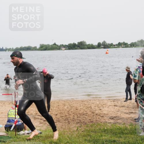 21.06.2025 - 27. Vierlanden-Triathlon MichiJ http://msf.ph/oto/8025543 15.06.2026 10:56:48 Schwimmen 642, 651, 685, 688, 691, 755 meine-sportfotos.de