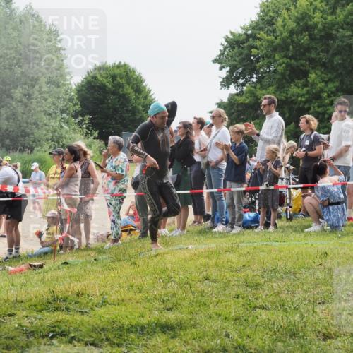 15.06.2025 - 27. Vierlanden-Triathlon KatJ http://msf.ph/oto/8025549 15.06.2025 10:58:40 Schwimmen 636, 643, 667, 684, 732, 747 meine-sportfotos.de