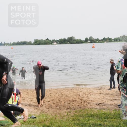 21.06.2025 - 27. Vierlanden-Triathlon MichiJ http://msf.ph/oto/8025557 15.06.2026 10:56:49 Schwimmen 642, 651, 688, 691, 755 meine-sportfotos.de