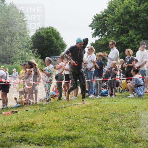 15.06.2025 - 27. Vierlanden-Triathlon KatJ http://msf.ph/oto/8025570 15.06.2025 10:58:40 Schwimmen 636, 643, 667, 684, 732, 747 meine-sportfotos.de