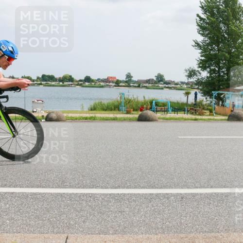 21.06.2025 - 27. Vierlanden-Triathlon H.Heesch http://msf.ph/oto/8025604 15.06.2025 12:07:20 Radfahren 662, 749, 867, 869 meine-sportfotos.de