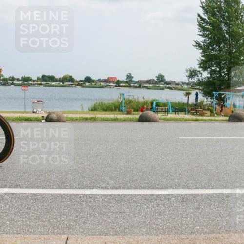 21.06.2025 - 27. Vierlanden-Triathlon H.Heesch http://msf.ph/oto/8025620 15.06.2025 12:07:21 Radfahren 662, 749, 867, 869 meine-sportfotos.de