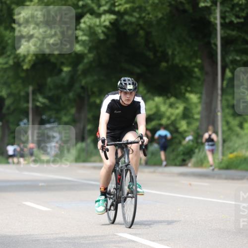 15.06.2025 - 7 Türme Triathlon Yannick Fuchs http://msf.ph/oto/8025623 15.06.2025 13:40:15 Radfahren 364, 757 meine-sportfotos.de