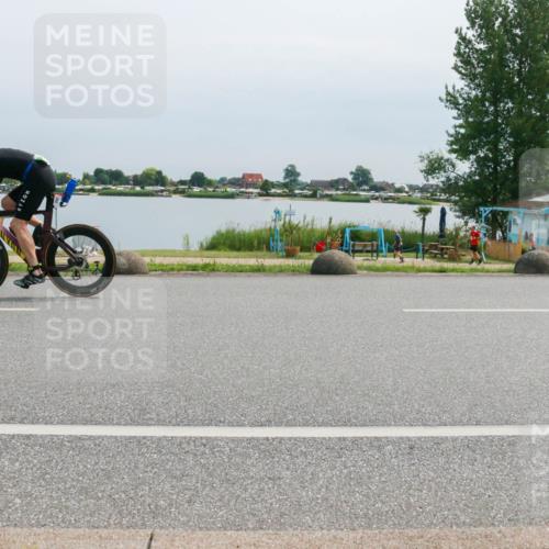 21.06.2025 - 27. Vierlanden-Triathlon H.Heesch http://msf.ph/oto/8025636 15.06.2025 11:17:20 Radfahren 782, 847 meine-sportfotos.de