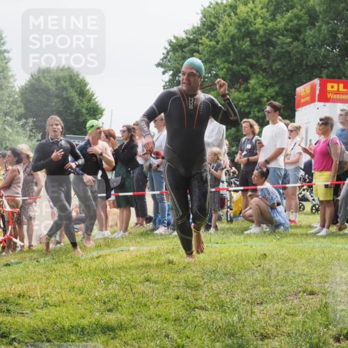 15.06.2025 - 27. Vierlanden-Triathlon KatJ http://msf.ph/oto/8025640 15.06.2025 10:58:41 Schwimmen 636, 667, 684, 732, 747 meine-sportfotos.de