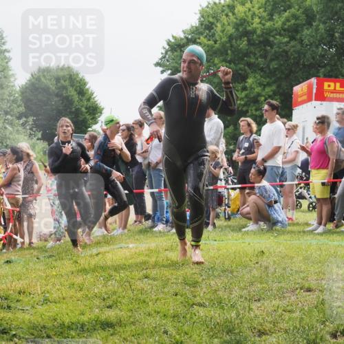 15.06.2025 - 27. Vierlanden-Triathlon KatJ http://msf.ph/oto/8025648 15.06.2025 10:58:42 Schwimmen 636, 667, 684, 732, 747 meine-sportfotos.de