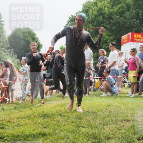 15.06.2025 - 27. Vierlanden-Triathlon KatJ http://msf.ph/oto/8025662 15.06.2025 10:58:42 Schwimmen 636, 667, 684, 732, 747 meine-sportfotos.de