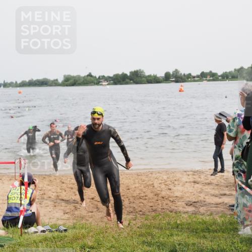 21.06.2025 - 27. Vierlanden-Triathlon MichiJ http://msf.ph/oto/8025664 15.06.2026 10:56:52 Schwimmen 642, 651, 688, 691, 711, 718, 755 meine-sportfotos.de