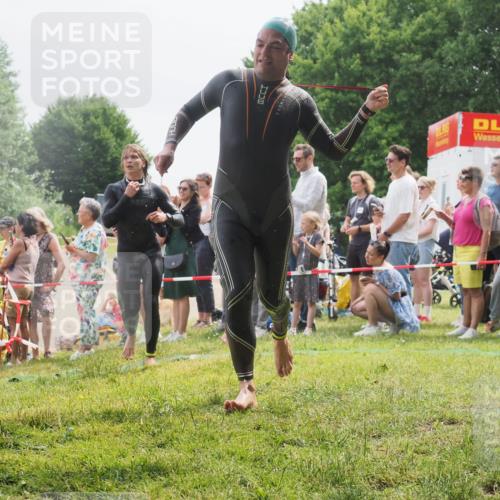 15.06.2025 - 27. Vierlanden-Triathlon KatJ http://msf.ph/oto/8025672 15.06.2025 10:58:42 Schwimmen 636, 667, 684, 732, 747 meine-sportfotos.de