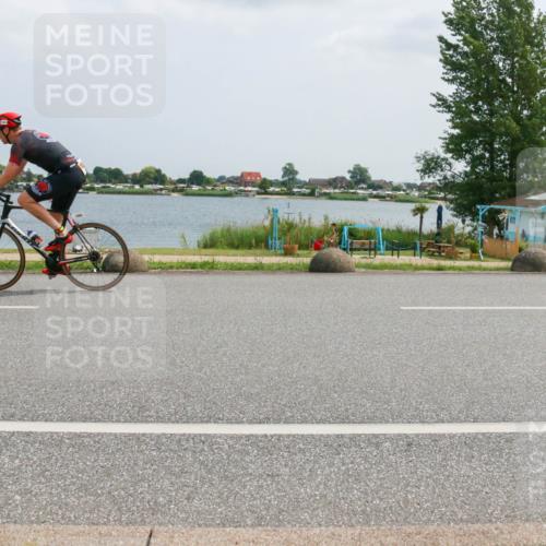 21.06.2025 - 27. Vierlanden-Triathlon H.Heesch http://msf.ph/oto/8025703 15.06.2025 12:07:26 Radfahren 228, 662, 909, 1000, 1001, 1002, 1003 meine-sportfotos.de
