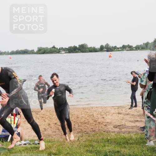 21.06.2025 - 27. Vierlanden-Triathlon MichiJ http://msf.ph/oto/8025719 15.06.2026 10:56:53 Schwimmen 642, 651, 654, 688, 691, 711, 718, 755 meine-sportfotos.de