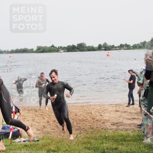 21.06.2025 - 27. Vierlanden-Triathlon MichiJ http://msf.ph/oto/8025723 15.06.2026 10:56:53 Schwimmen 642, 651, 654, 688, 691, 711, 718, 755 meine-sportfotos.de