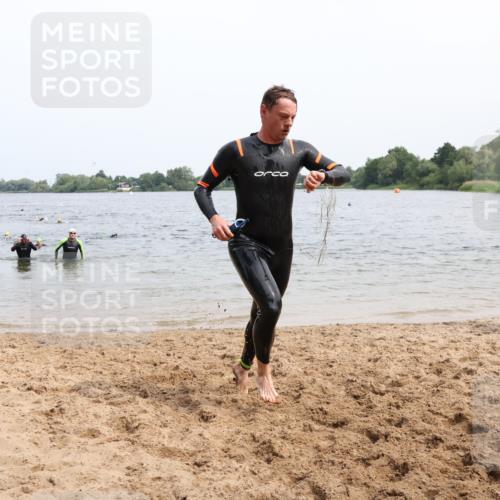 15.06.2025 - 27. Vierlanden-Triathlon Lena Gebhardt http://msf.ph/oto/8025724 15.06.2025 10:57:38 Schwimmen 686, 707, 722, 774 meine-sportfotos.de