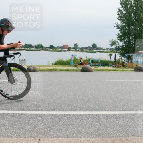 21.06.2025 - 27. Vierlanden-Triathlon H.Heesch http://msf.ph/oto/8025731 15.06.2025 11:17:43 Radfahren 13 meine-sportfotos.de