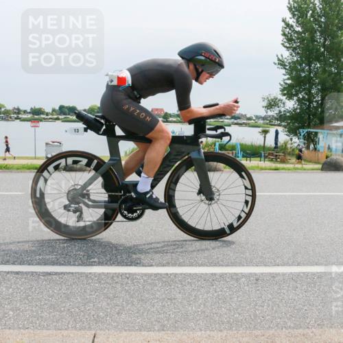 21.06.2025 - 27. Vierlanden-Triathlon H.Heesch http://msf.ph/oto/8025735 15.06.2025 11:17:43 Radfahren 13 meine-sportfotos.de