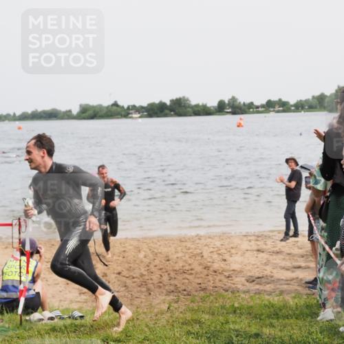 21.06.2025 - 27. Vierlanden-Triathlon MichiJ http://msf.ph/oto/8025746 15.06.2026 10:56:53 Schwimmen 642, 651, 654, 688, 691, 711, 718, 755 meine-sportfotos.de