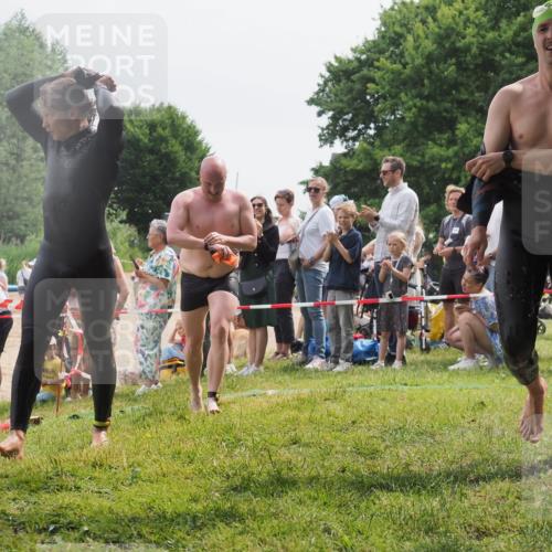 15.06.2025 - 27. Vierlanden-Triathlon KatJ http://msf.ph/oto/8025767 15.06.2025 10:58:44 Schwimmen 636, 667, 684, 732, 743, 747 meine-sportfotos.de