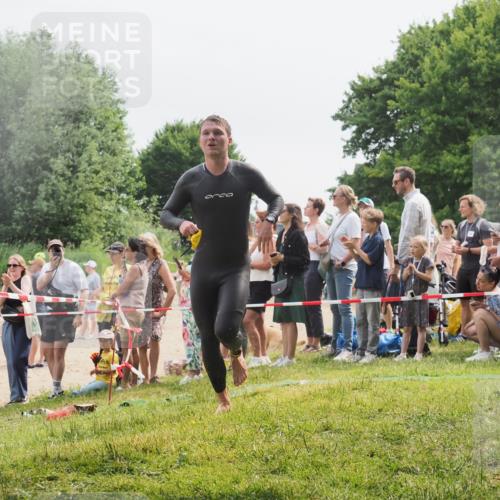 15.06.2025 - 27. Vierlanden-Triathlon KatJ http://msf.ph/oto/8025794 15.06.2025 10:58:50 Schwimmen 636, 667, 684, 743, 747 meine-sportfotos.de