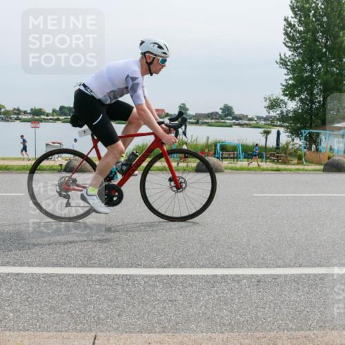21.06.2025 - 27. Vierlanden-Triathlon H.Heesch http://msf.ph/oto/8025809 15.06.2025 11:17:52 Radfahren 7, 148, 153, 154, 720, 947 meine-sportfotos.de