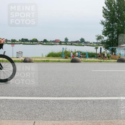 21.06.2025 - 27. Vierlanden-Triathlon H.Heesch http://msf.ph/oto/8025845 15.06.2025 11:17:57 Radfahren 154, 199, 830 meine-sportfotos.de