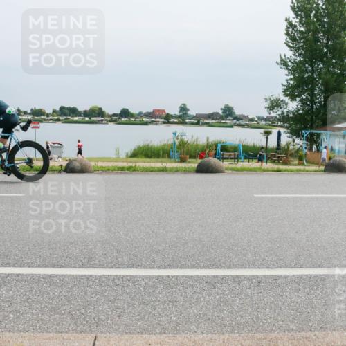 21.06.2025 - 27. Vierlanden-Triathlon H.Heesch http://msf.ph/oto/8025854 15.06.2025 11:18:02 Radfahren 799 meine-sportfotos.de