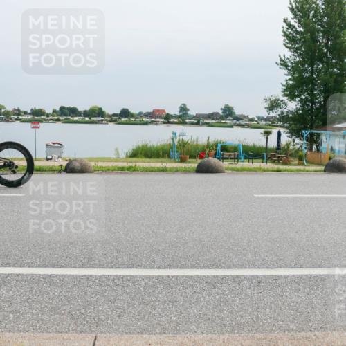 21.06.2025 - 27. Vierlanden-Triathlon H.Heesch http://msf.ph/oto/8025869 15.06.2025 11:18:14 Radfahren 829, 845 meine-sportfotos.de